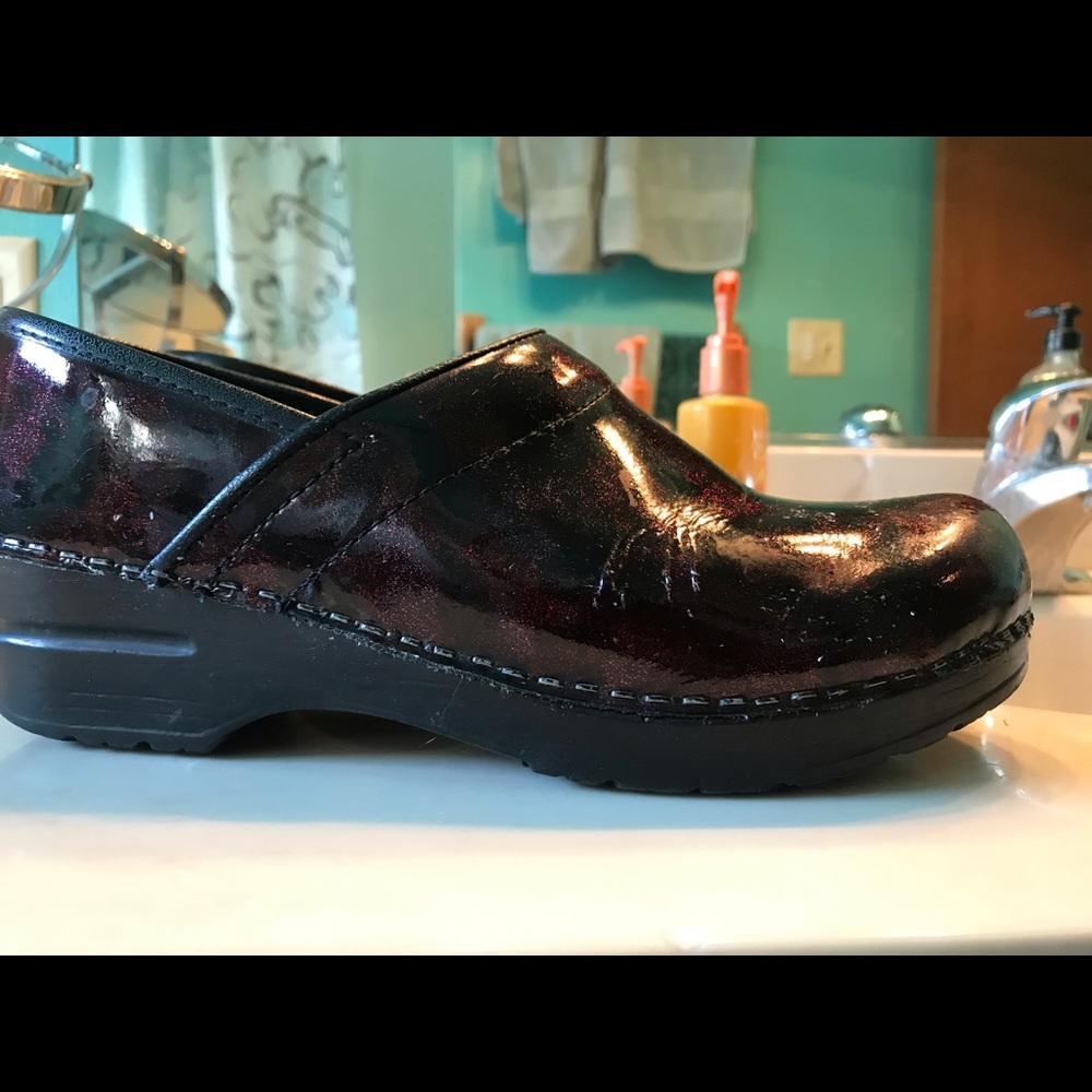 Burgundy sparkle Sanita clogs